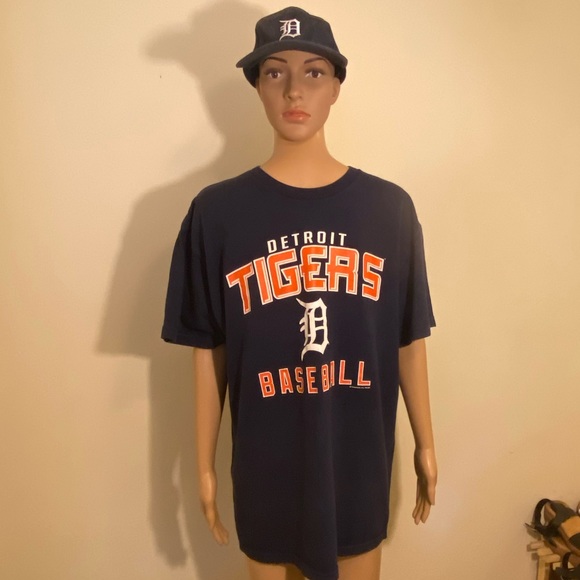 Apollo Detroit Tigers Hat, Majestic Tigers Jersey & Genuine Tigers T-Shirt - Picture 2 of 7
